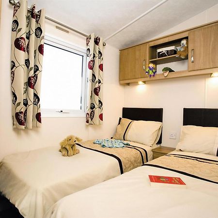 Отель Lakeside Holiday Park Burnham-on-Sea Экстерьер фото