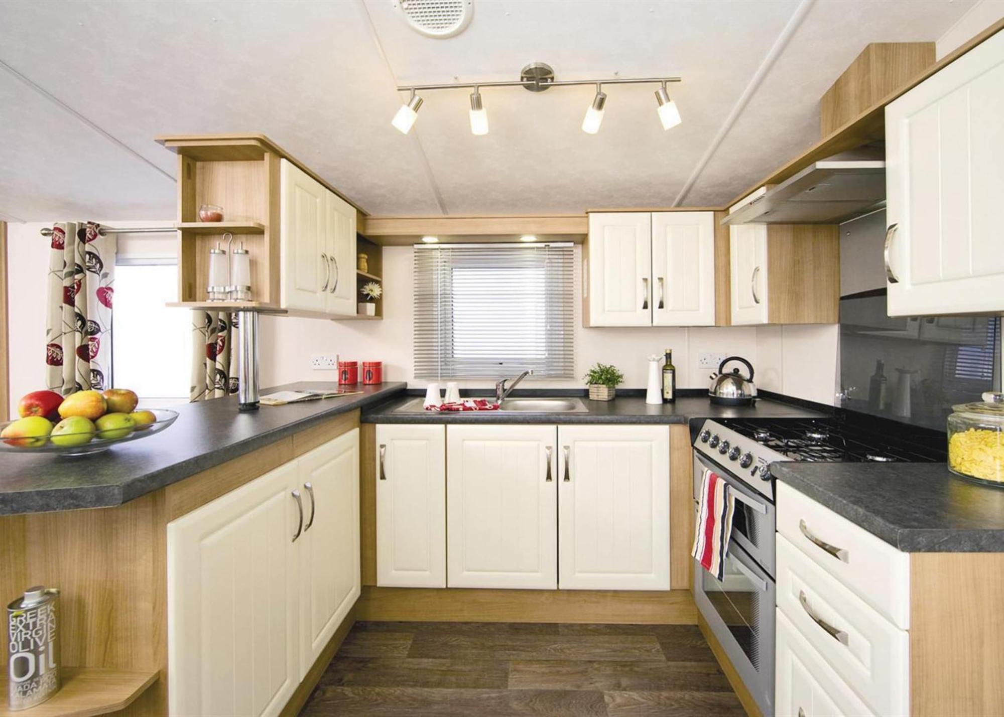 Отель Lakeside Holiday Park Burnham-on-Sea Экстерьер фото